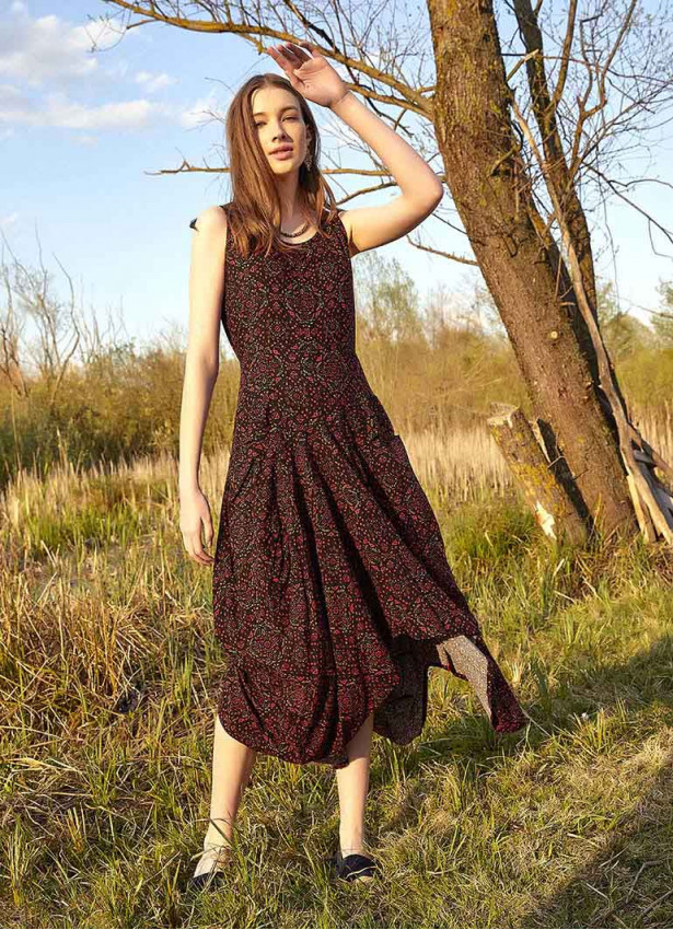Red Patterned Sleeveless Paisley Tie Waist Dress