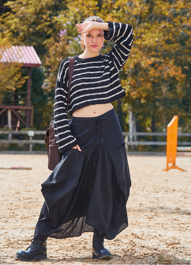 Crew Neck Black Striped Above Waist Womens Sweater 4748