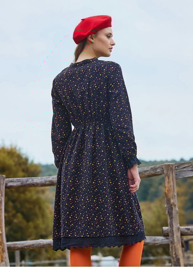 Black Flannel Dress with a Judge Collar and Elastic Waist and Lace 4732