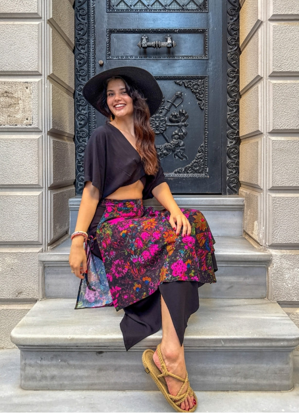 Elasticated Waist Double Layered Black Floral Skirt 4911