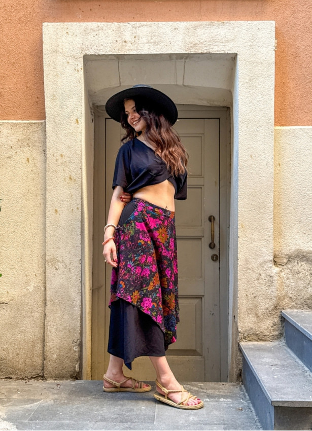 Elasticated Waist Double Layered Black Floral Skirt 4911