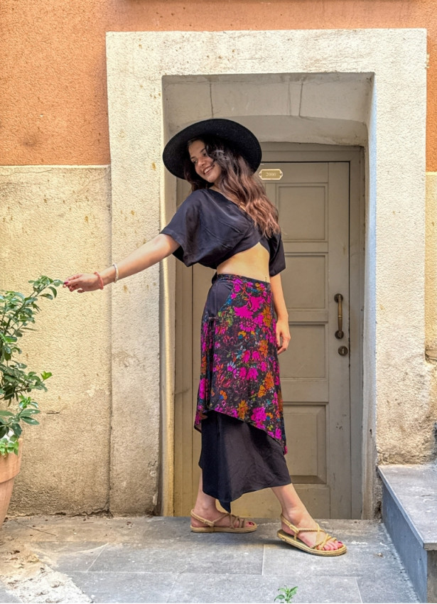Elasticated Waist Double Layered Black Floral Skirt 4911