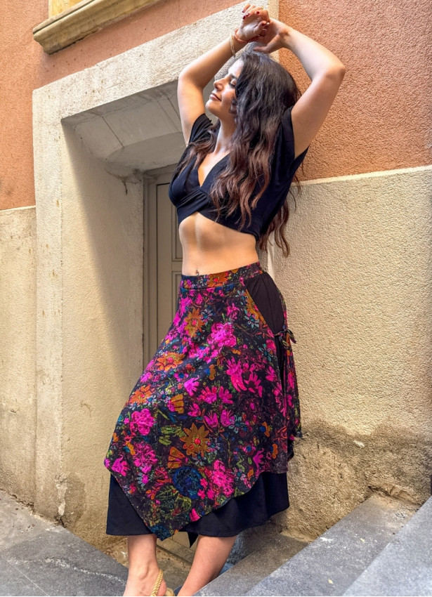 Elasticated Waist Double Layered Black Floral Skirt 4911