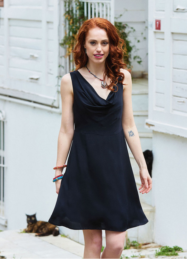 Black Casual Dress with a Loose Collar and Zipper 5005