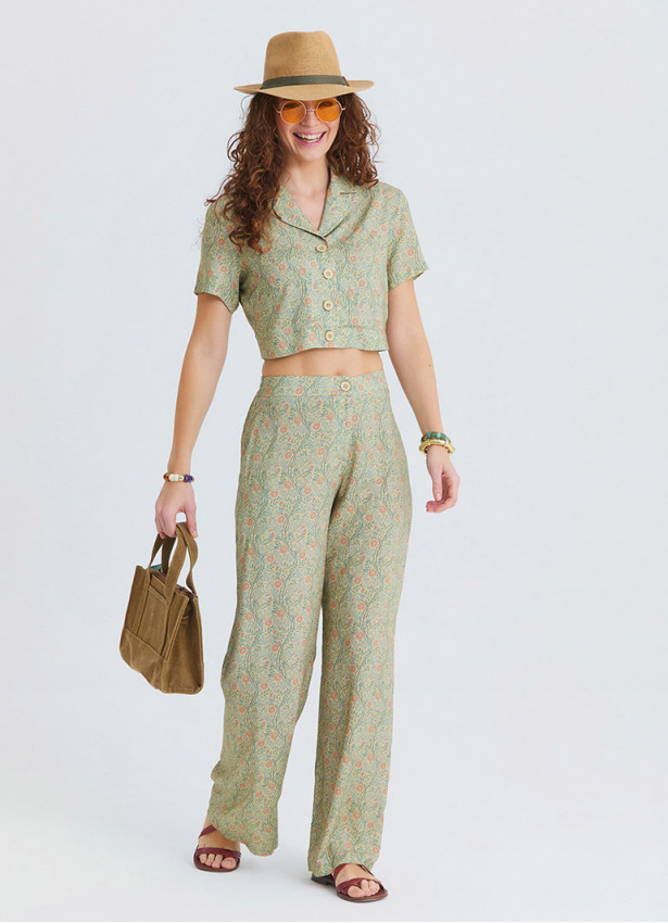 Womens Authentic Pants with a Regular Waist and Yellow Flowers  4947