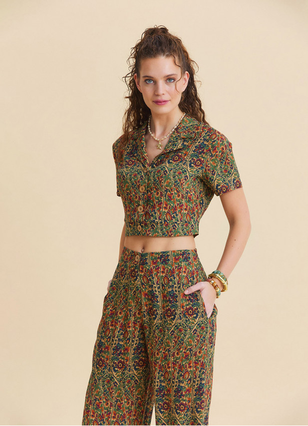 Short Sleeve Green Ethnic Blouse with a Shirt Collar 4955