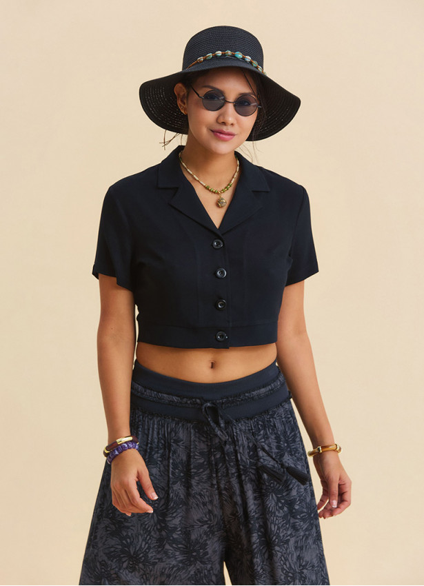 Short Sleeve Black Bohemian Blouse with a Shirt Collar 4953