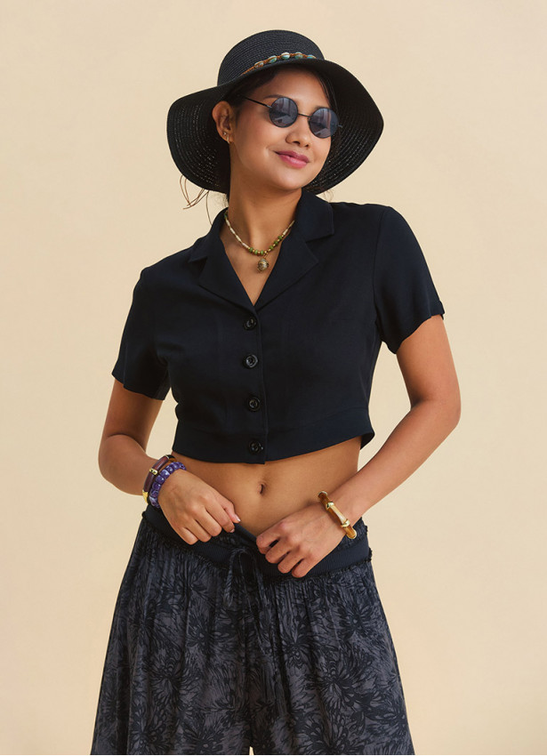 Short Sleeve Black Bohemian Blouse with a Shirt Collar 4953