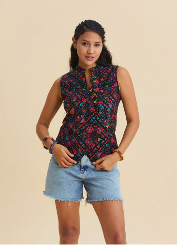 Judge Collar Cross Buttoned Black Floral Blouse 4890