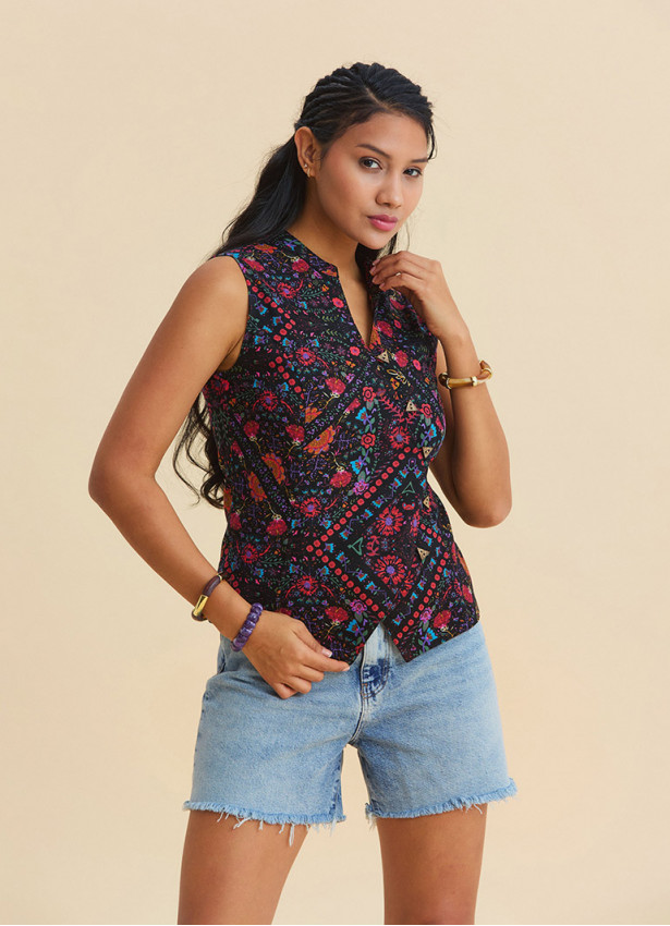 Judge Collar Cross Buttoned Black Floral Blouse 4890