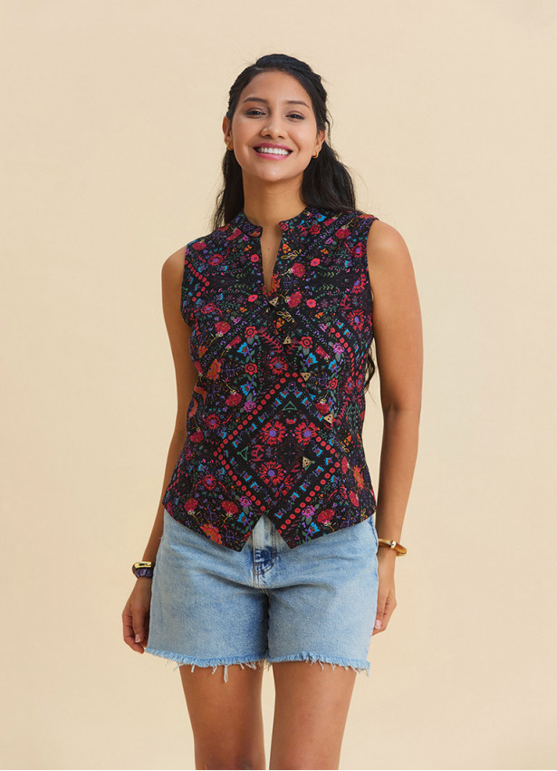 Judge Collar Cross Buttoned Black Floral Blouse 4890