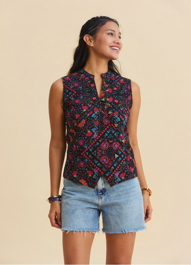 Judge Collar Cross Buttoned Black Floral Blouse 4890