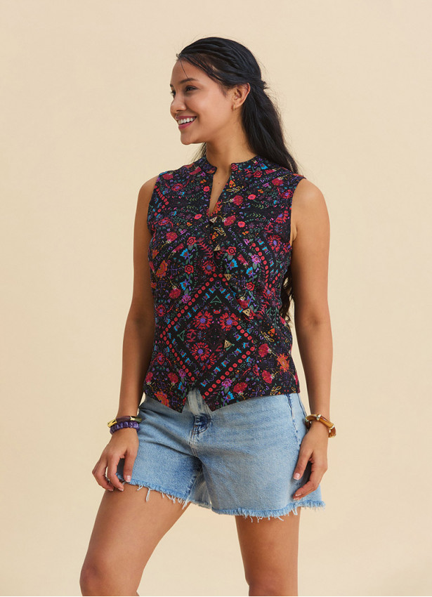 Judge Collar Cross Buttoned Black Floral Blouse 4890