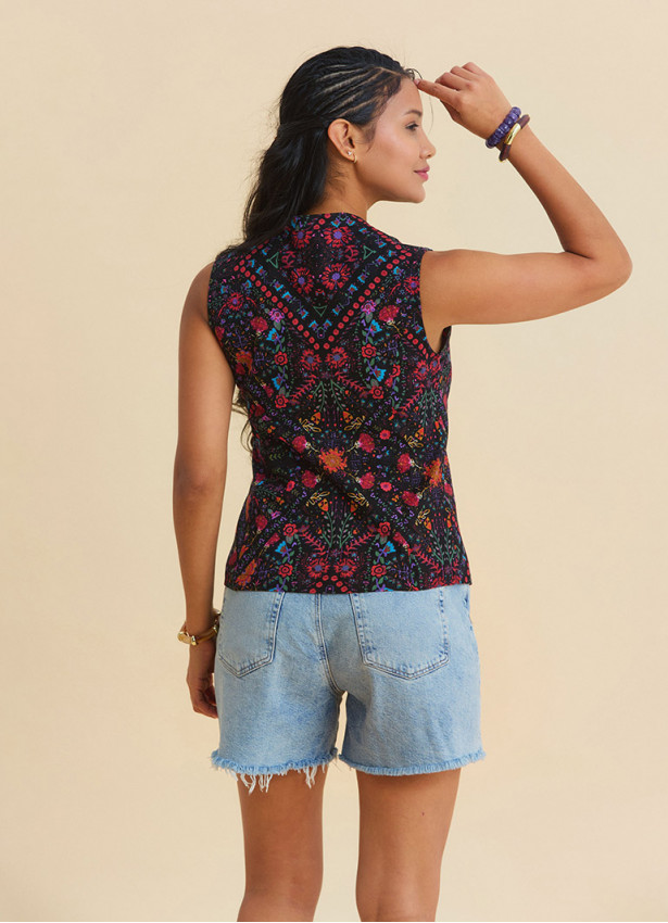 Judge Collar Cross Buttoned Black Floral Blouse 4890