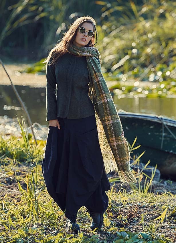 Gypsy Style Elastic Waist Oversize Pockets Wholesale Black Skirt