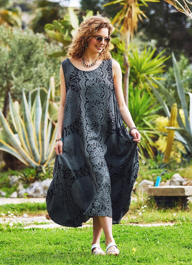 Loose maxi dress with pockets hotsell